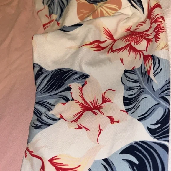 Girls Roxy Rashguard - Picture 3 of 6